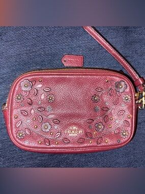 COACH Brown Floral Appliqué Leather Wristlet with Gold Hardware